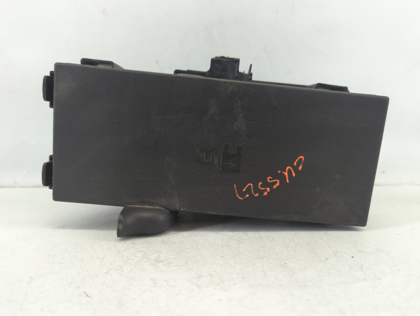 2013-2016 Ford Taurus Fusebox Fuse Box Panel Relay Module P/N:DG1T-14A003-BA Fits Fits 2013 2014 2015 2016 OEM Used Auto Par