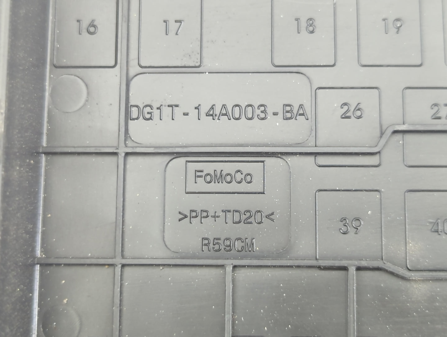 2013-2016 Ford Taurus Fusebox Fuse Box Panel Relay Module P/N:DG1T-14A003-BA Fits Fits 2013 2014 2015 2016 OEM Used Auto Par