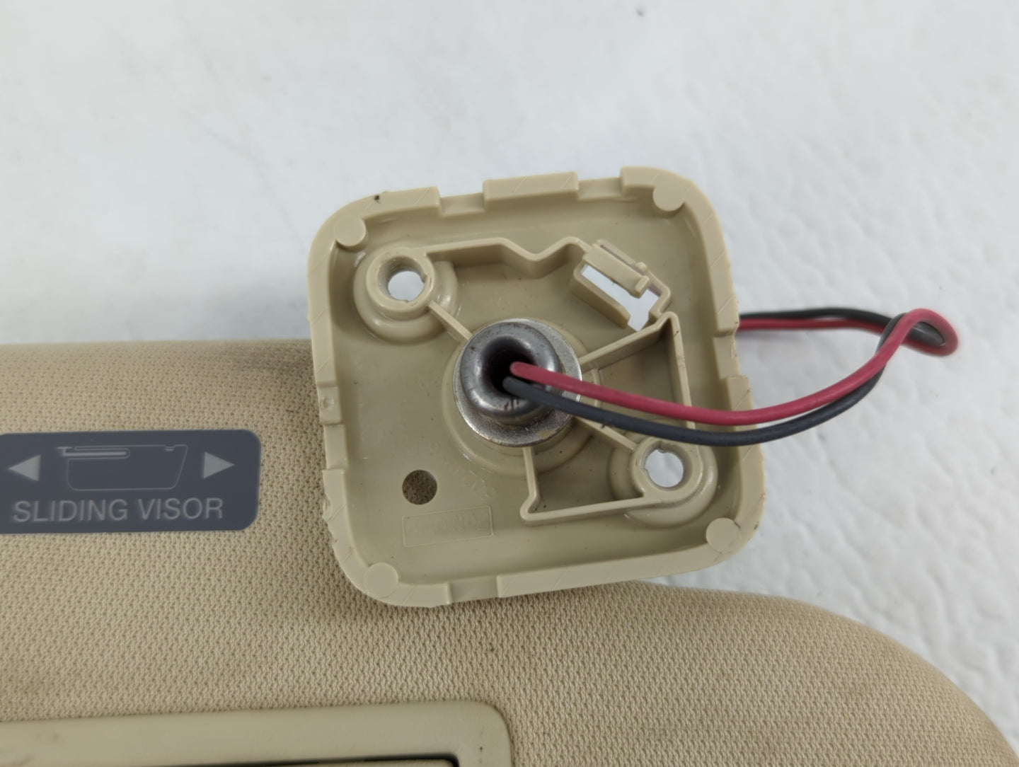 2013-2019 Ford Taurus Sun Visor Shade Replacement Passenger Right Mirror Fits OEM Used Auto Parts - Oemusedautoparts1.com