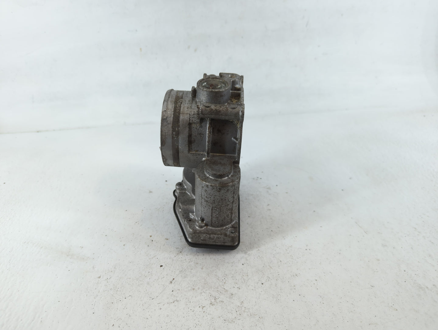 2013-2019 Ford Taurus Throttle Body P/N:AT4E-EH 140524005892 Fits Fits 2011 2012 2013 2014 2015 2016 2017 2018 2019 OEM Used