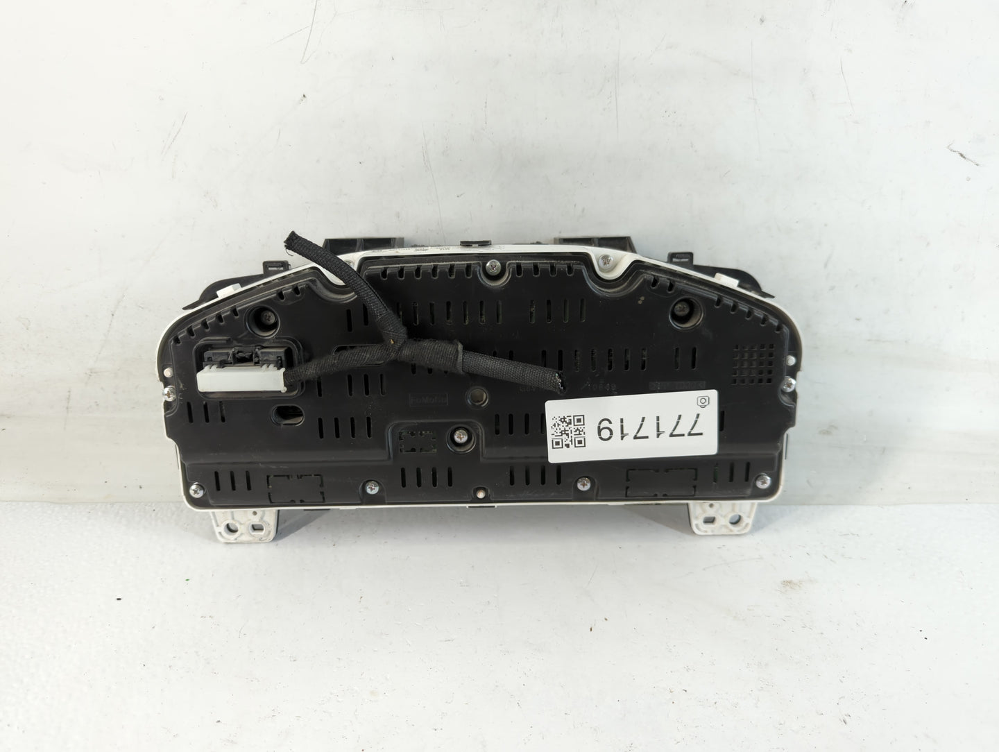 2014 Ford Taurus Instrument Cluster Speedometer Gauges P/N:EG1T-10849-ED Fits OEM Used Auto Parts - Oemusedautoparts1.com