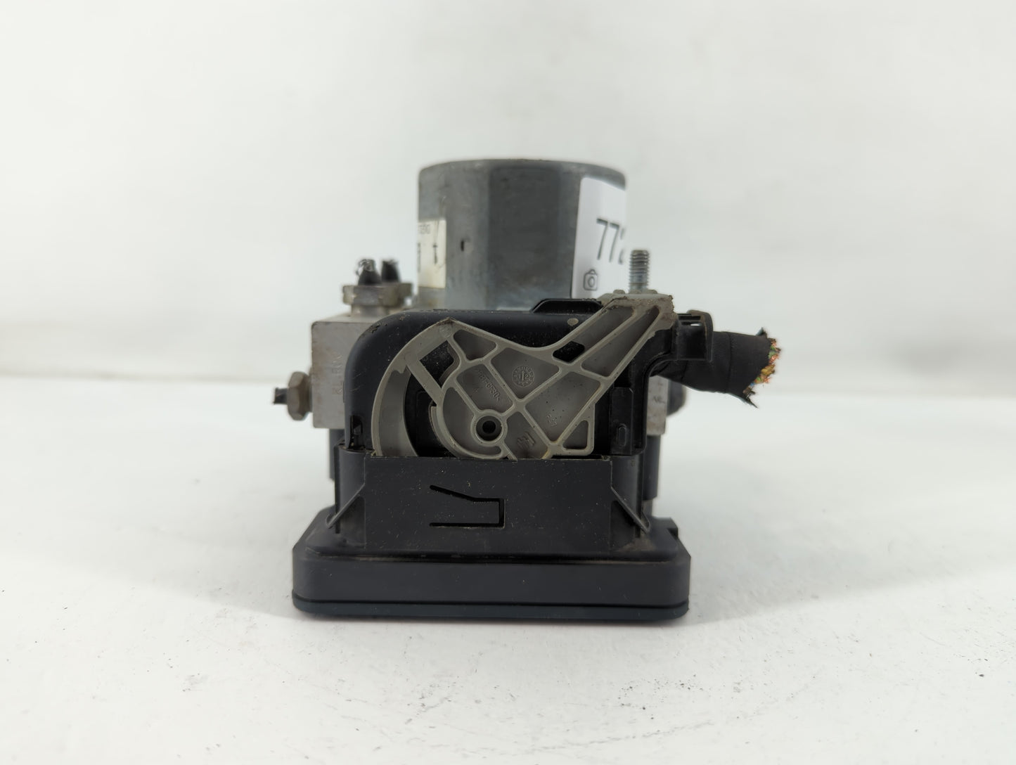 2013-2014 Ford Taurus ABS Pump Control Module Replacement P/N:DG13-2C405-AG Fits Fits 2013 2014 OEM Used Auto Parts - Oemuse