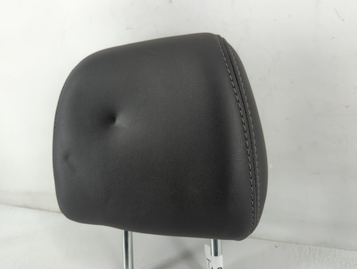 2014 Ford Taurus Headrest Head Rest Rear Center Seat Fits OEM Used Auto Parts - Oemusedautoparts1.com