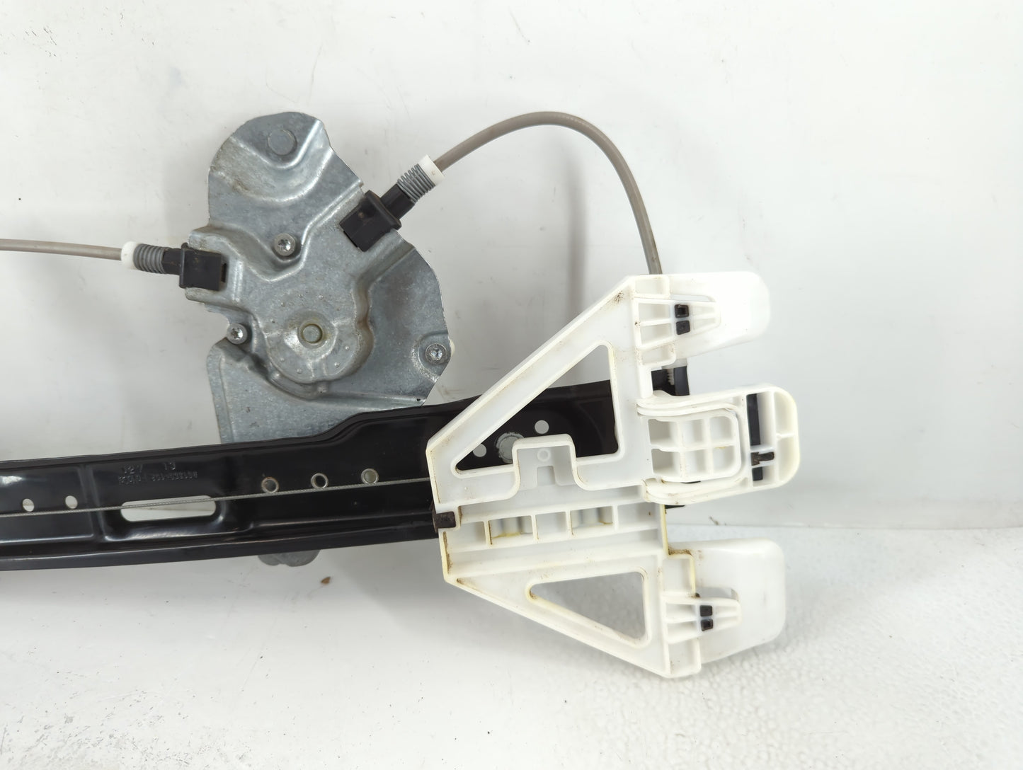 2010-2019 Ford Taurus Driver Left Rear Window Regulator - Oemusedautoparts1.com