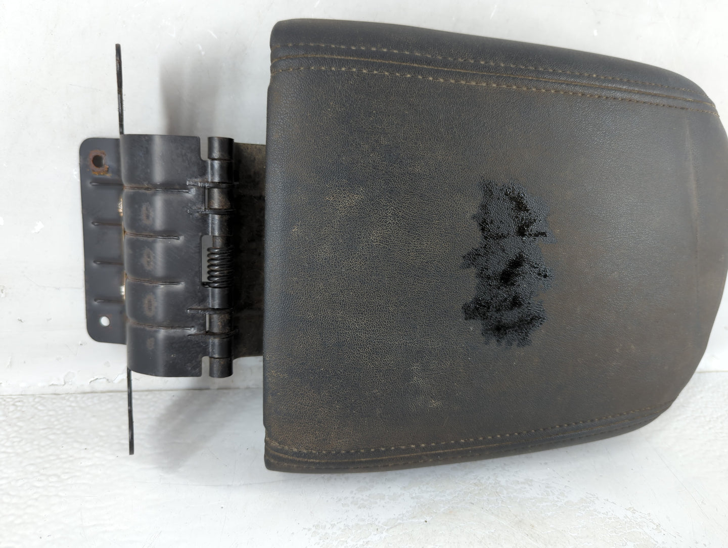 2014 Ford Taurus Center Console Armrest Cover Lid Fits OEM Used Auto Parts - Oemusedautoparts1.com