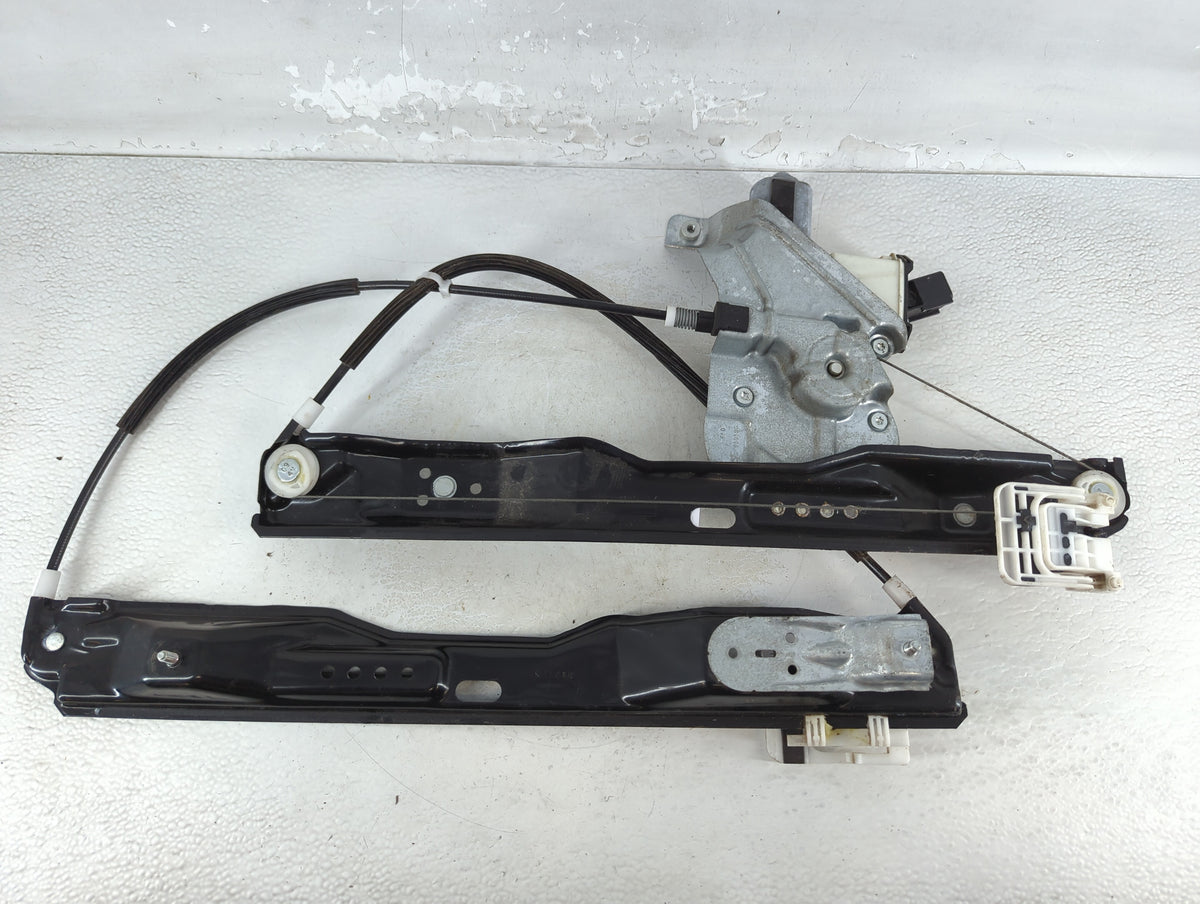 2010-2019 Ford Taurus Driver Left Front Window Regulator 915068 - Oemusedautoparts1.com