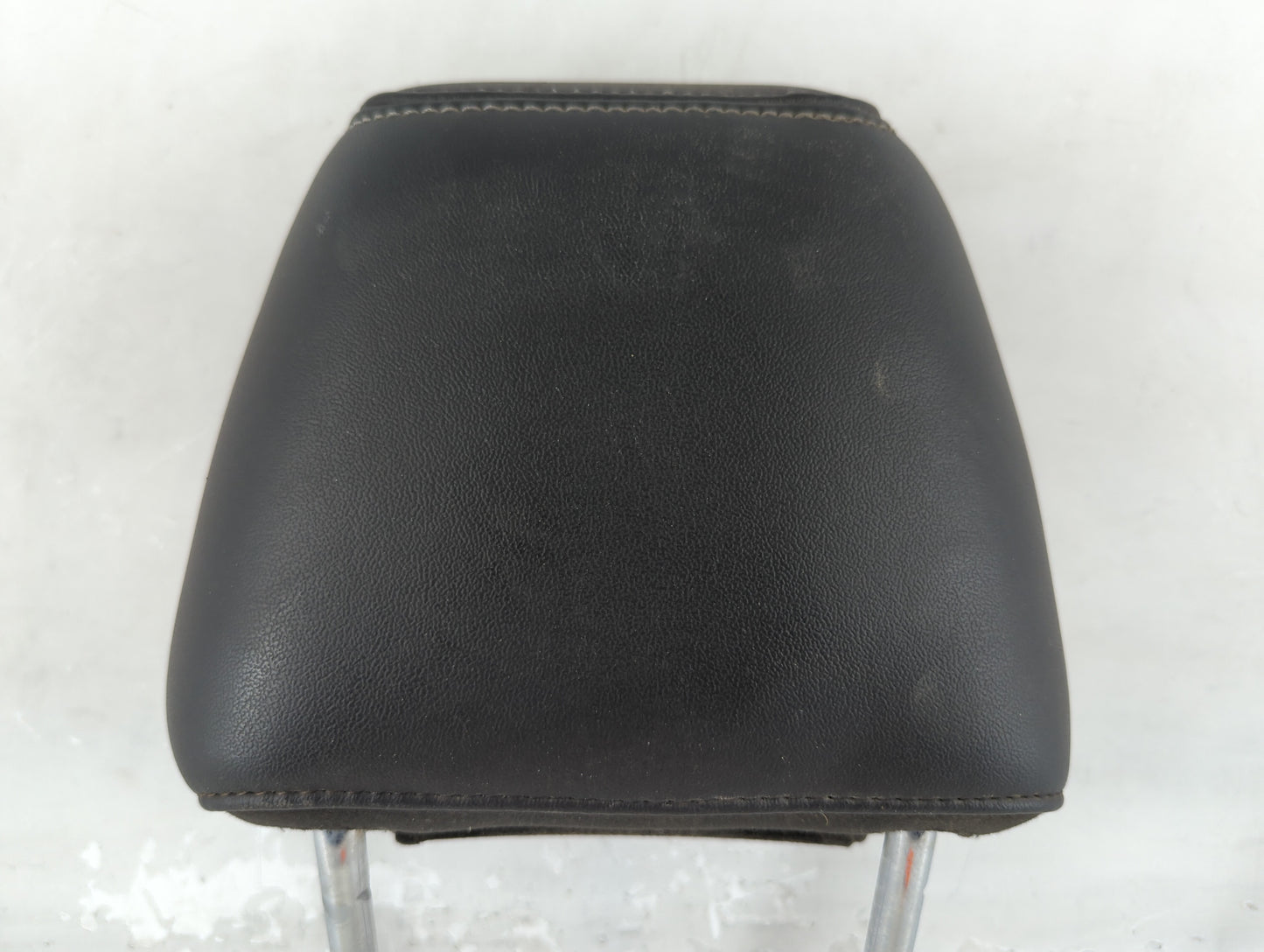 2013-2016 Ford Taurus Headrest Head Rest Front Driver Passenger Seat Fits Fits 2013 2014 2015 2016 OEM Used Auto Parts - Oem