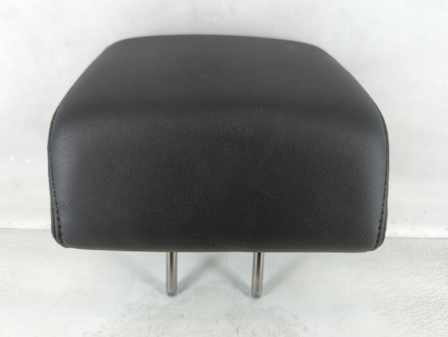 2013-2016 Ford Taurus Headrest Head Rest Rear Center Seat Fits Fits 2013 2014 2015 2016 OEM Used Auto Parts - Oemusedautopar