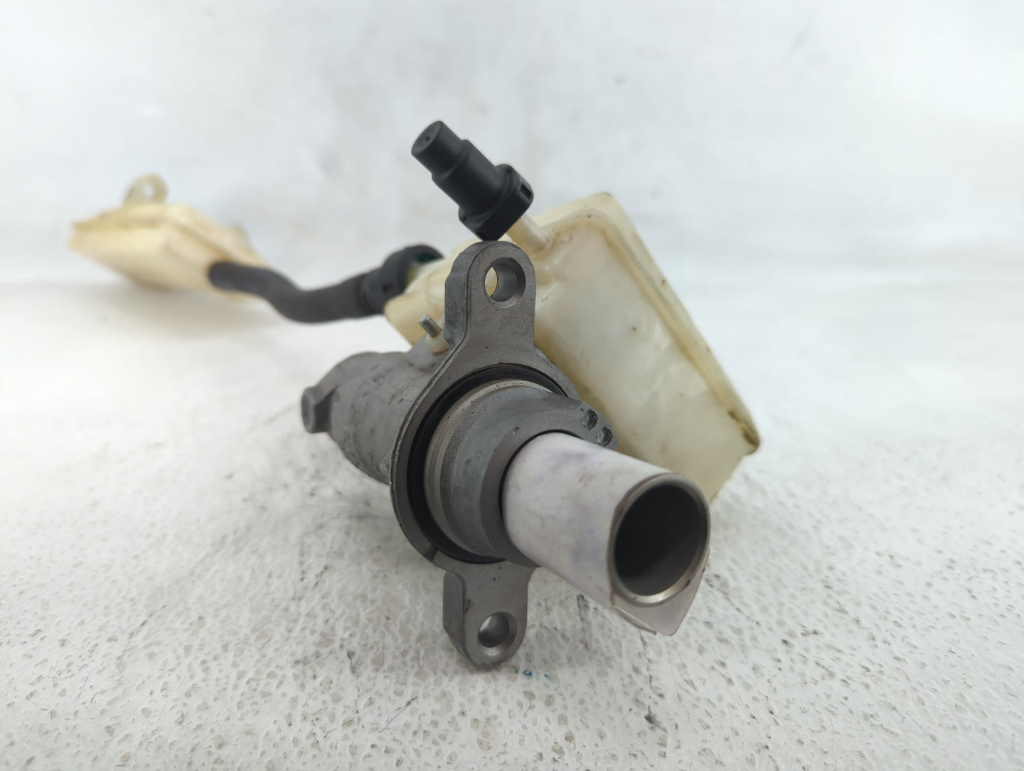 Ford Transit Brake Master Cylinder - Oemusedautoparts1.com