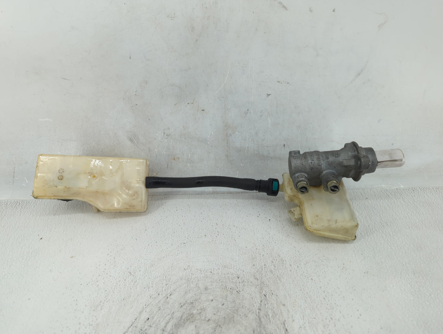 Ford Transit Brake Master Cylinder - Oemusedautoparts1.com