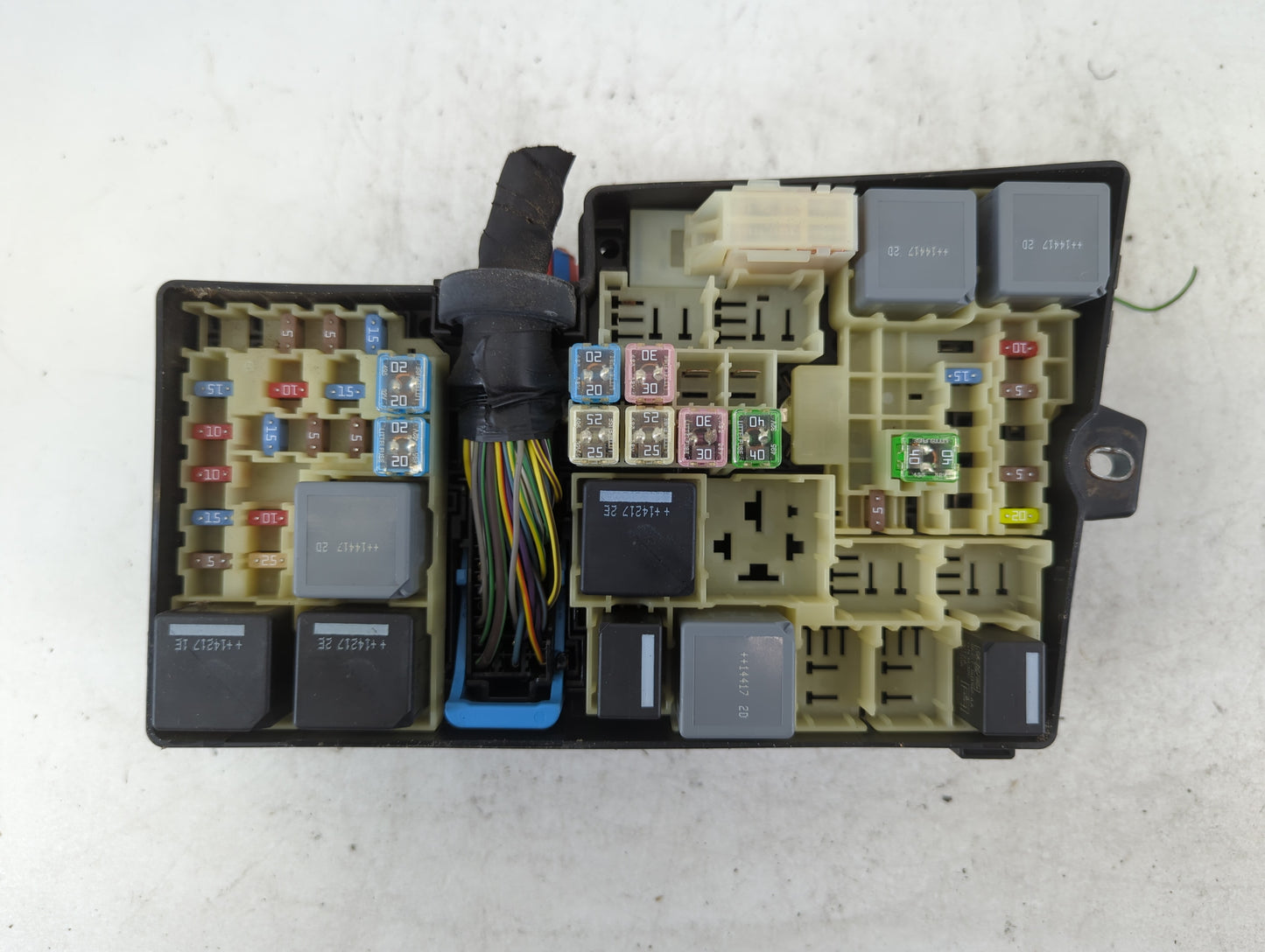 2014-2015 Ford Transit Fusebox Fuse Box Panel Relay Module P/N:AV6T-14A067-AD E02345500 Fits Fits 2014 2015 OEM Used Auto Pa