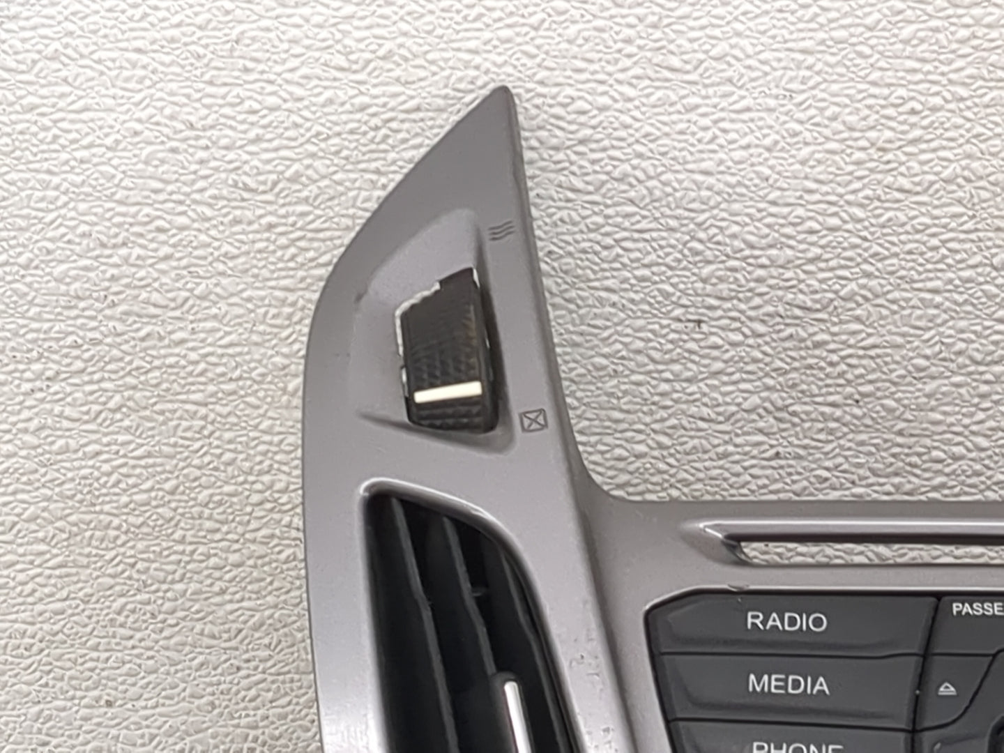 2014-2016 Ford Transit Connect Radio Control Panel - Oemusedautoparts1.com