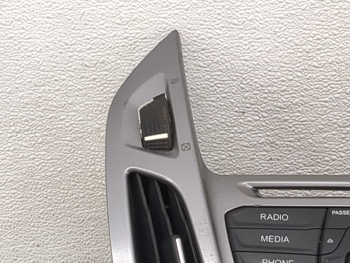 2014-2016 Ford Transit Connect Radio Control Panel - Oemusedautoparts1.com