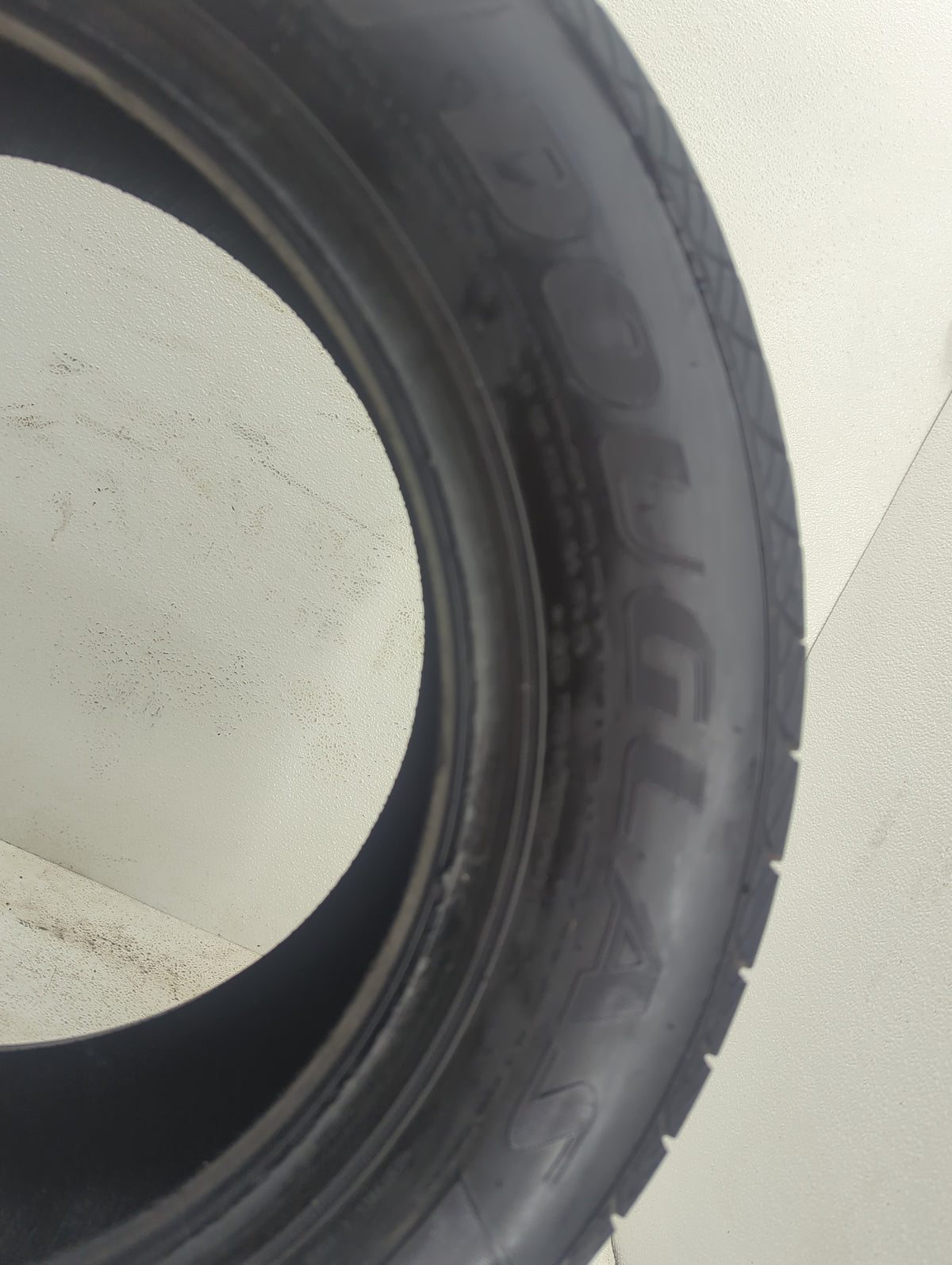 Used Tire 215/55R16 DOUGLAS ALL SEASON 93H - Tread Depth 7/32 - Oemusedautoparts1.com