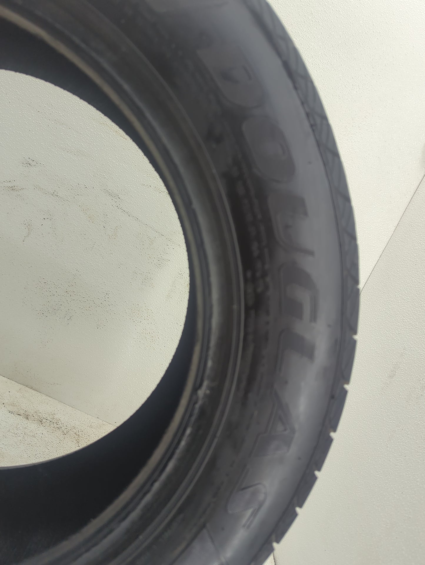 Used Tire 215/55R16 DOUGLAS ALL SEASON 93H - Tread Depth 7/32 - Oemusedautoparts1.com