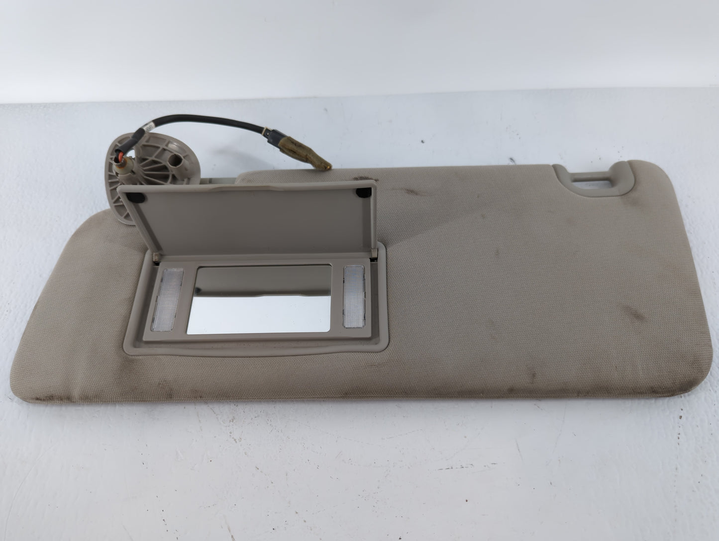 2014 Gmc 1500 Sun Visor Shade Replacement Driver Left Mirror Fits Fits 2013 2015 2016 2017 2018 OEM Used Auto Parts - Oemuse