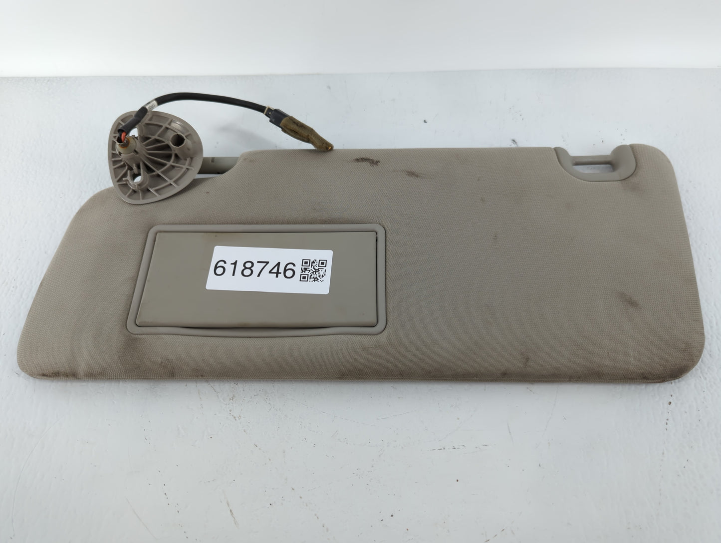 2014 Gmc 1500 Sun Visor Shade Replacement Driver Left Mirror Fits Fits 2013 2015 2016 2017 2018 OEM Used Auto Parts - Oemuse