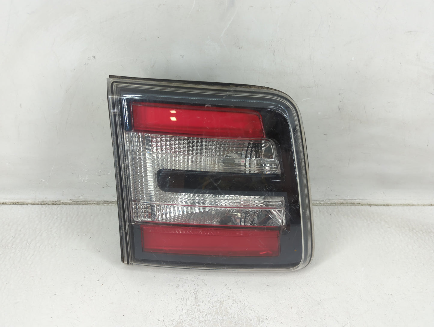 2013-2017 Gmc Acadia Tail Light Assembly Passenger Right OEM P/N:23169323 Fits Fits 2013 2014 2015 2016 2017 OEM Used Auto P