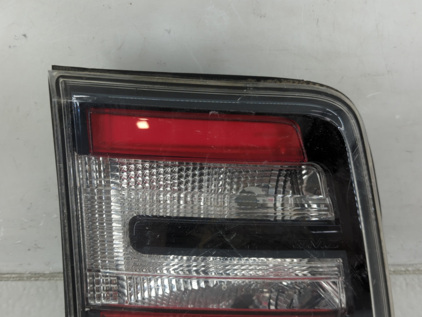 2013-2017 Gmc Acadia Tail Light Assembly Passenger Right OEM P/N:23169323 Fits Fits 2013 2014 2015 2016 2017 OEM Used Auto P