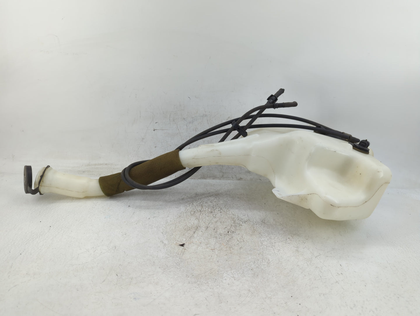 2010-2017 Gmc Acadia Windshield Washer Fluid Reservoir Bottle Oem - Oemusedautoparts1.com