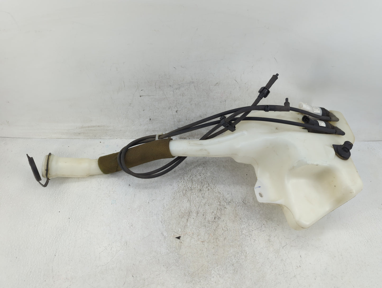 2010-2017 Gmc Acadia Windshield Washer Fluid Reservoir Bottle Oem - Oemusedautoparts1.com
