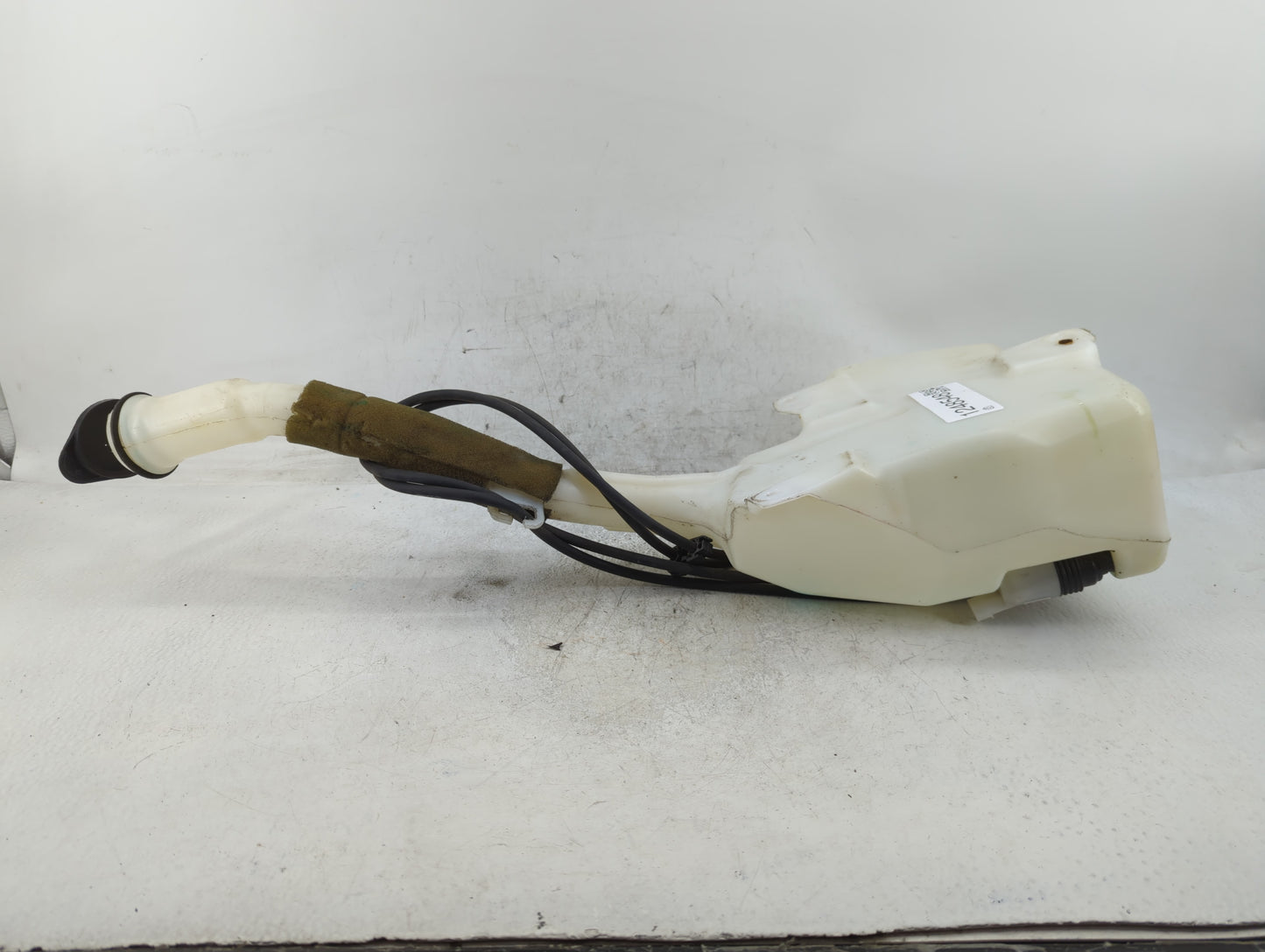 2010-2017 Gmc Acadia Windshield Washer Fluid Reservoir Bottle Oem - Oemusedautoparts1.com
