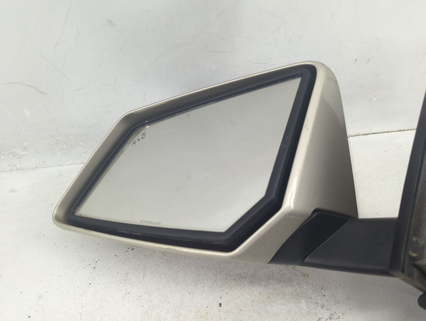 2013-2017 Gmc Acadia Driver Side View Mirror - Left Door Mirror OEM Used - Oemusedautoparts1.com