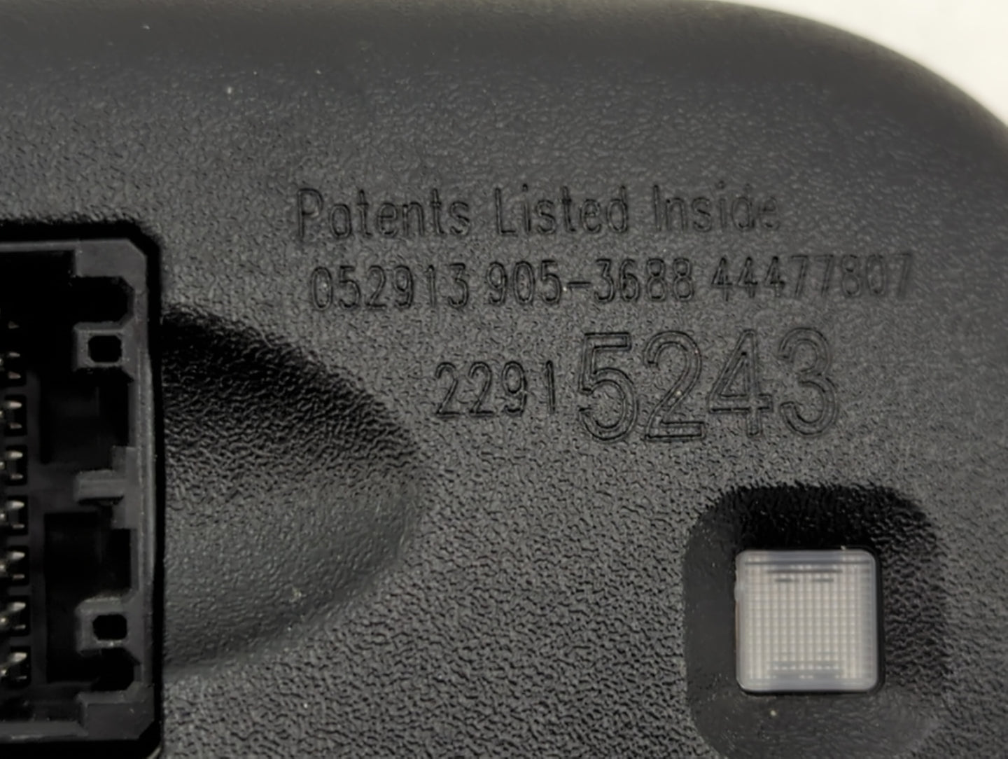 2009-2017 Gmc Acadia Interior Rear View Mirror Replacement OEM P/N:22915243 Fits OEM Used Auto Parts - Oemusedautoparts1.com
