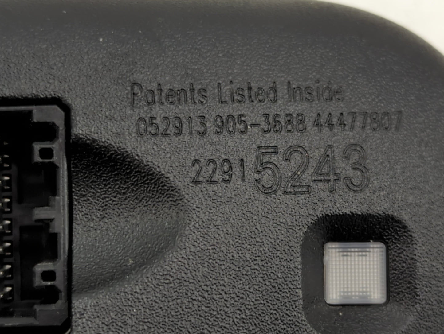 2009-2017 Gmc Acadia Interior Rear View Mirror Replacement OEM P/N:22915243 Fits OEM Used Auto Parts - Oemusedautoparts1.com
