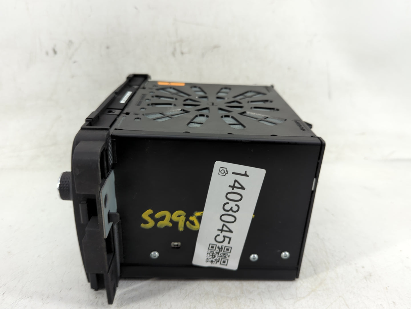 2013-2014 Gmc Acadia Radio AM FM Cd Player Receiver Replacement P/N:23193681 Fits Fits 2013 2014 OEM Used Auto Parts - Oemus