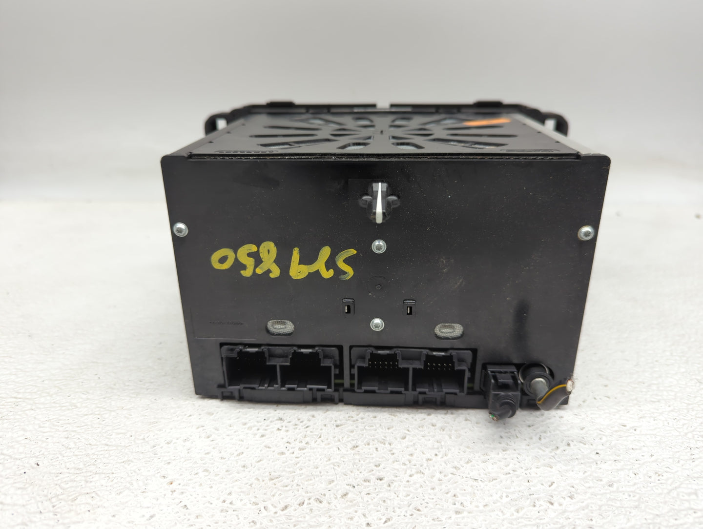 2013-2014 Gmc Acadia Radio AM FM Cd Player Receiver Replacement P/N:23193681 Fits Fits 2013 2014 OEM Used Auto Parts - Oemus