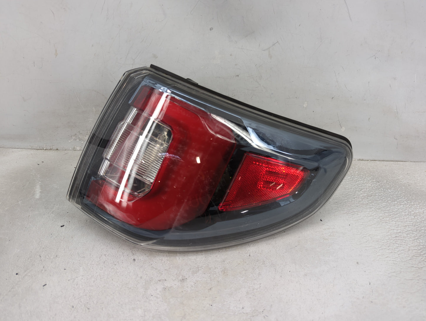 2013-2017 Gmc Acadia Tail Light Assembly Passenger Right OEM P/N:19433883 Fits Fits 2013 2014 2015 2016 2017 OEM Used Auto P