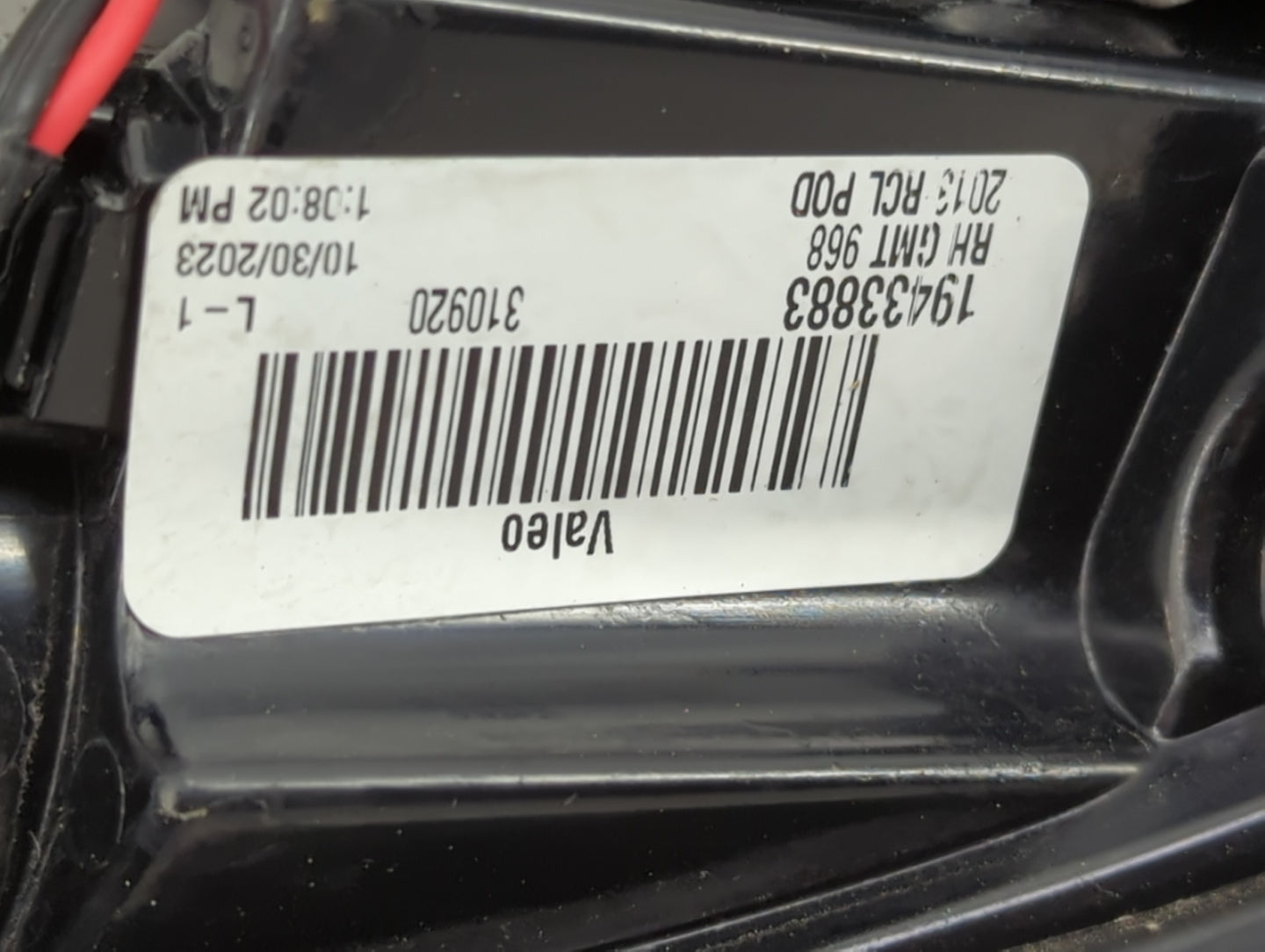 2013-2017 Gmc Acadia Tail Light Assembly Passenger Right OEM P/N:19433883 Fits Fits 2013 2014 2015 2016 2017 OEM Used Auto P