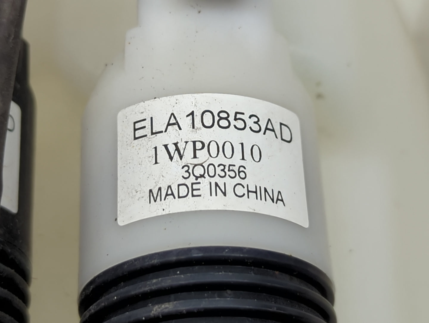 2010-2017 Gmc Acadia Windshield Washer Fluid Reservoir Bottle Oem 1474001 - Oemusedautoparts1.com
