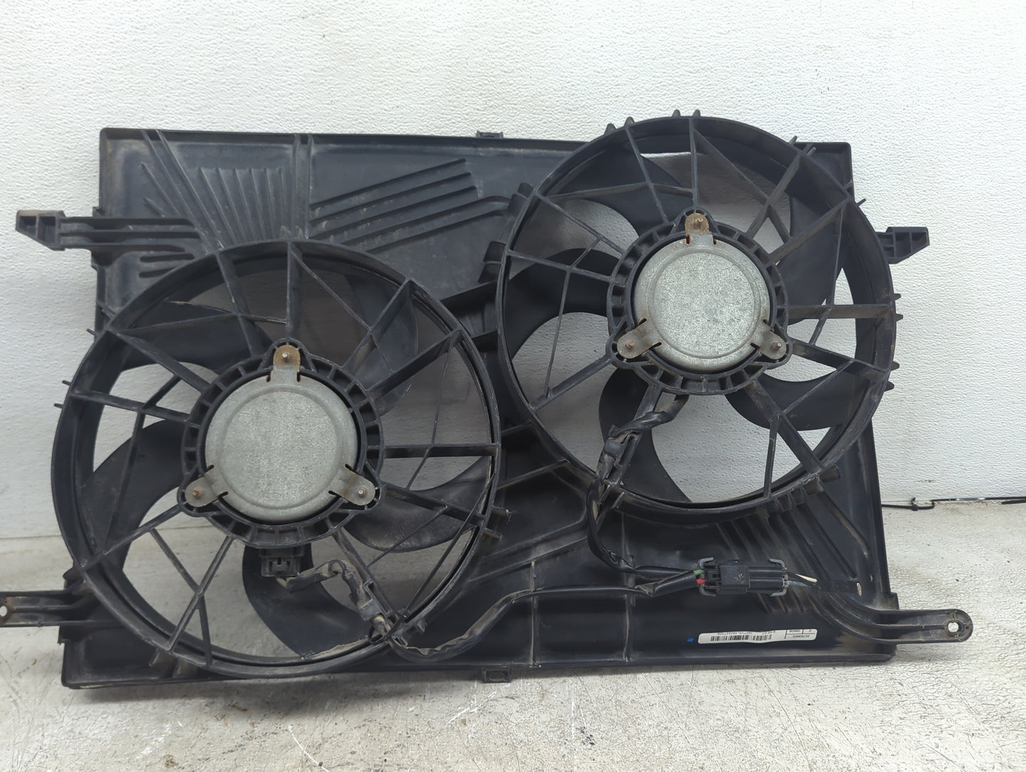 2007-2017 Gmc Acadia Electric Radiator Cooling Fan Motor Assembly P/N:3M0121207 3M0959455L Fits OEM Used Auto Parts - Oemuse