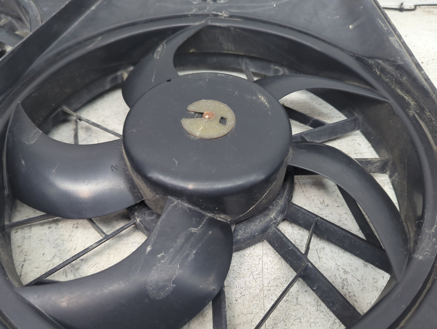 2007-2017 Gmc Acadia Electric Radiator Cooling Fan Motor Assembly P/N:3M0121207 3M0959455L Fits OEM Used Auto Parts - Oemuse