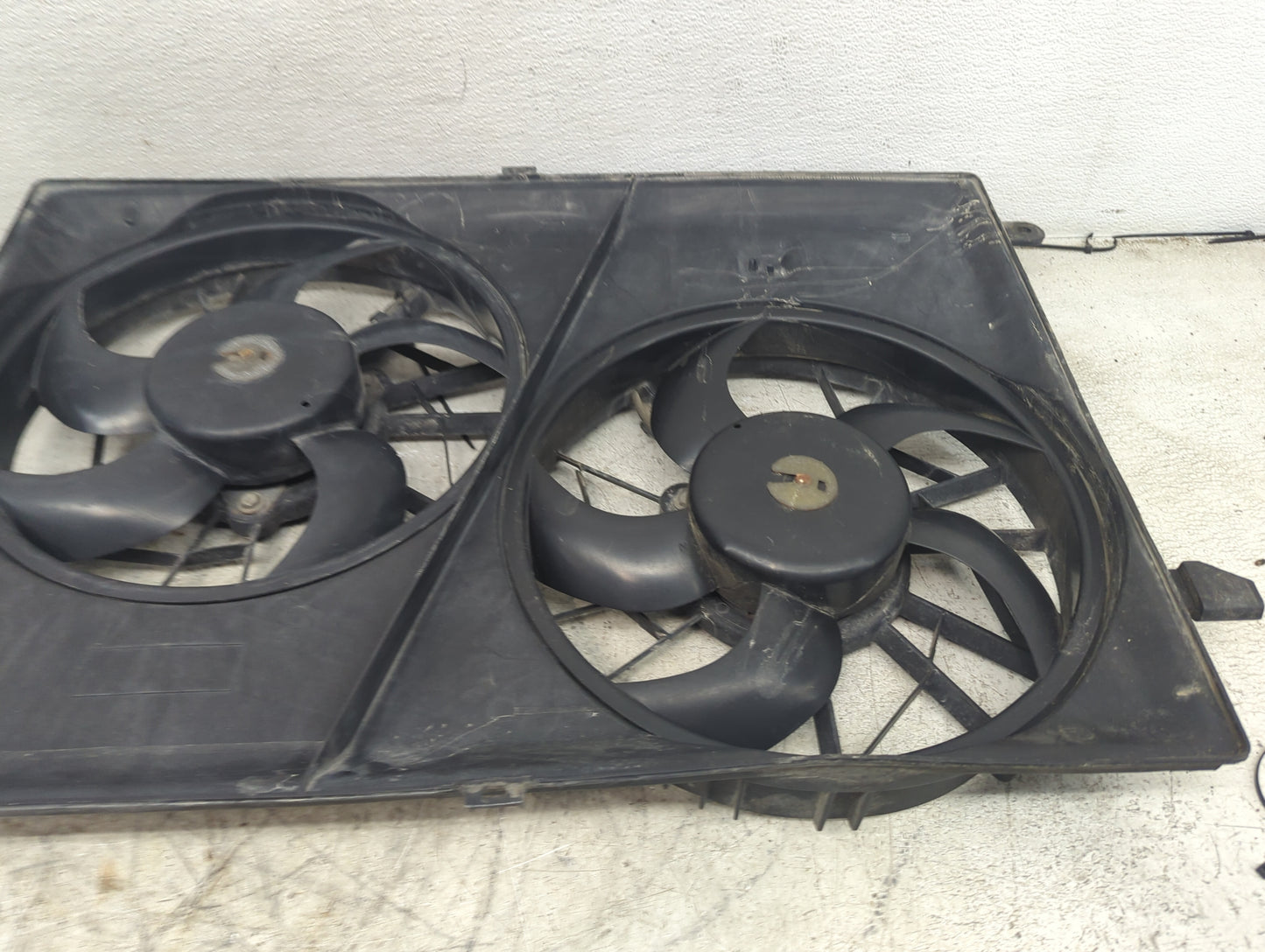 2007-2017 Gmc Acadia Electric Radiator Cooling Fan Motor Assembly P/N:3M0121207 3M0959455L Fits OEM Used Auto Parts - Oemuse