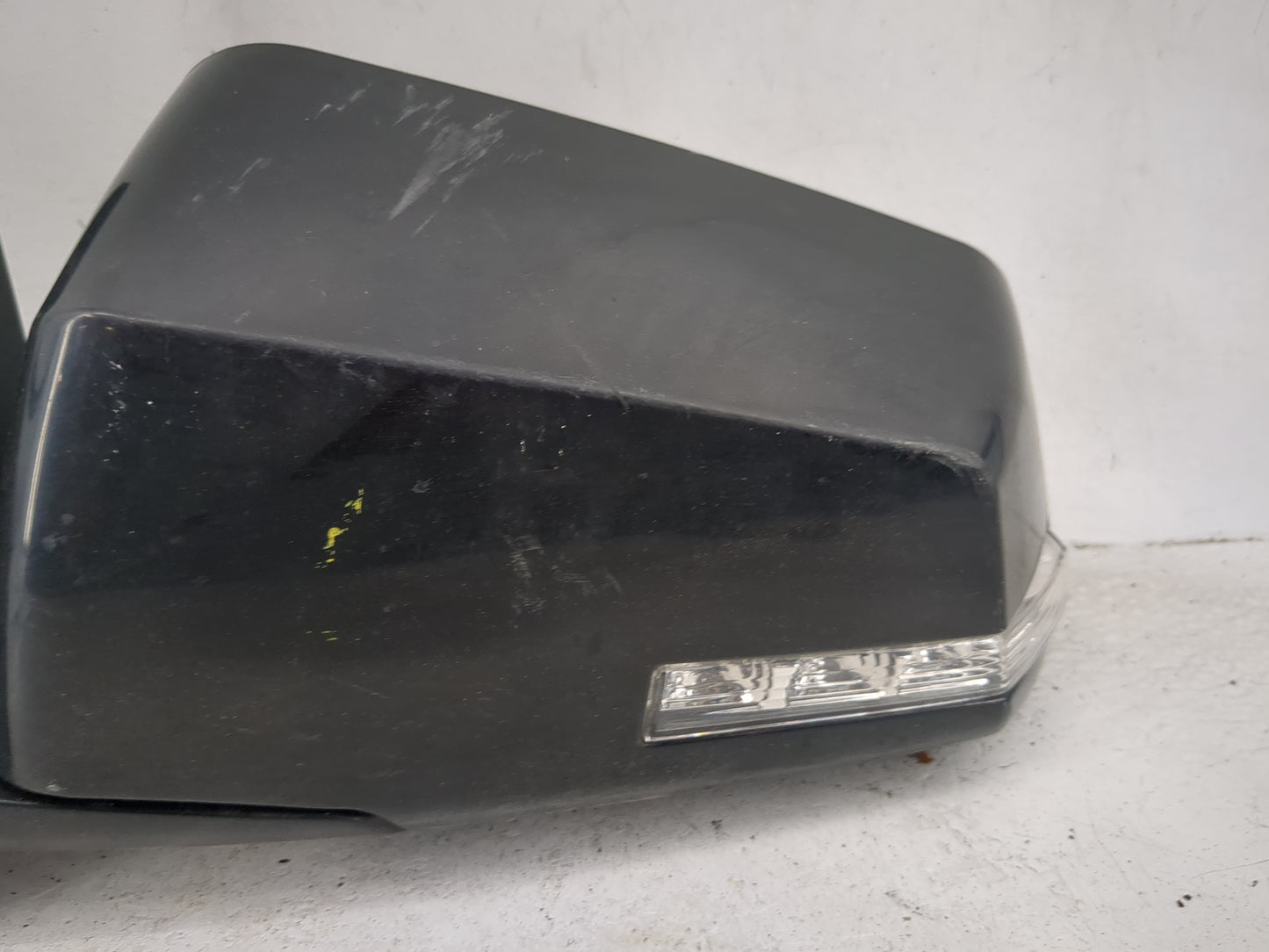 2013-2017 Gmc Acadia Driver Side View Mirror - Left Door Mirror OEM Used - Oemusedautoparts1.com