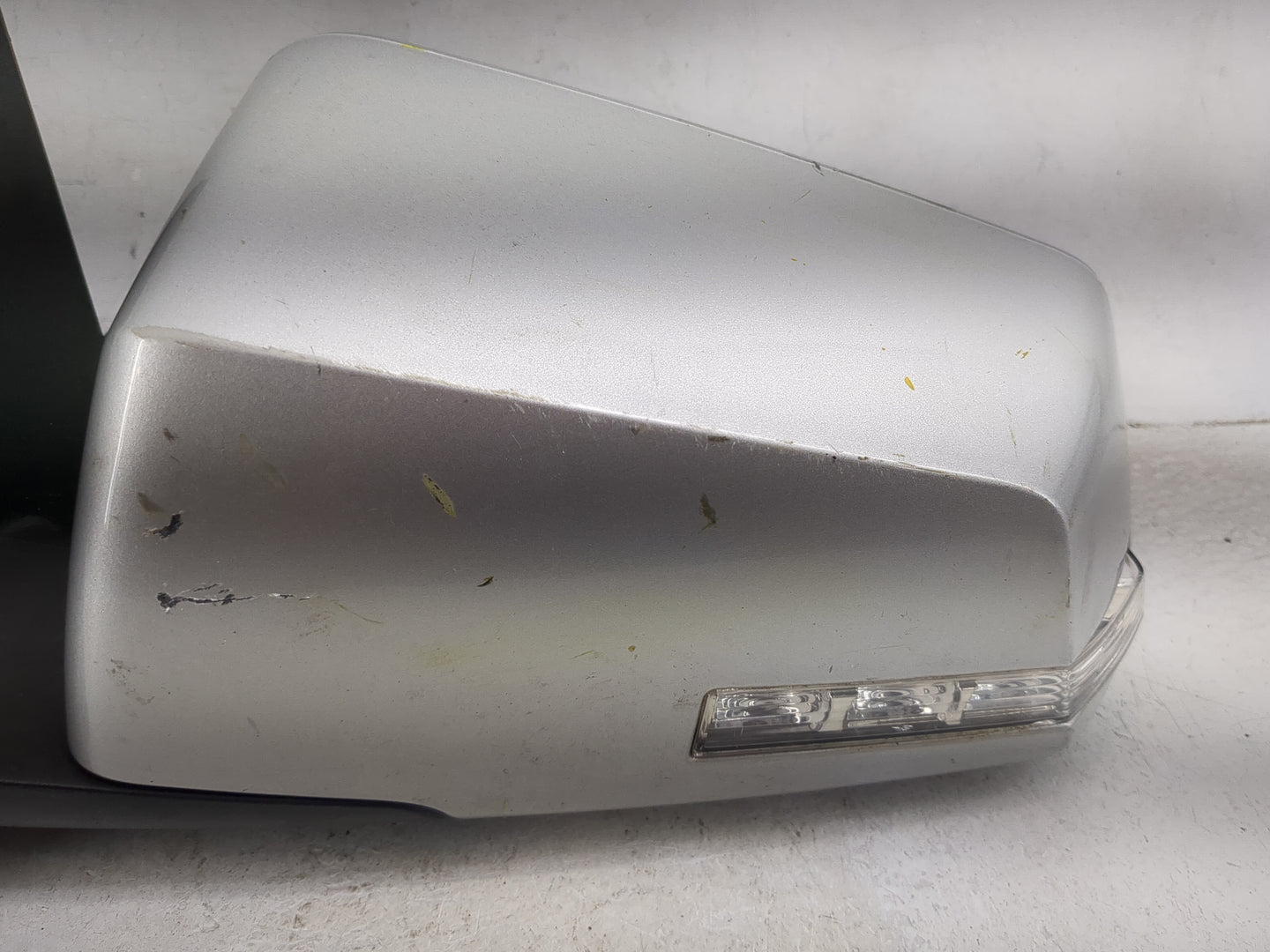 2013-2017 Gmc Acadia Driver Side View Mirror - Left Door Mirror OEM Used - Oemusedautoparts1.com