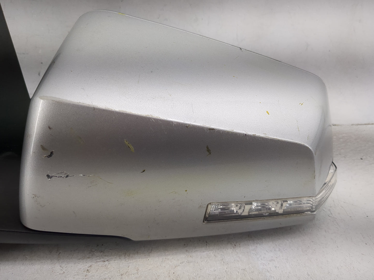2013-2017 Gmc Acadia Driver Side View Mirror - Left Door Mirror OEM Used - Oemusedautoparts1.com