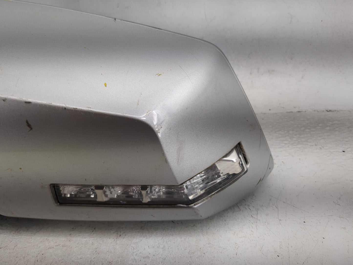 2013-2017 Gmc Acadia Driver Side View Mirror - Left Door Mirror OEM Used - Oemusedautoparts1.com