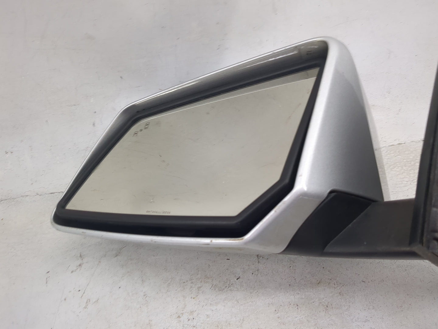 2013-2017 Gmc Acadia Driver Side View Mirror - Left Door Mirror OEM Used - Oemusedautoparts1.com