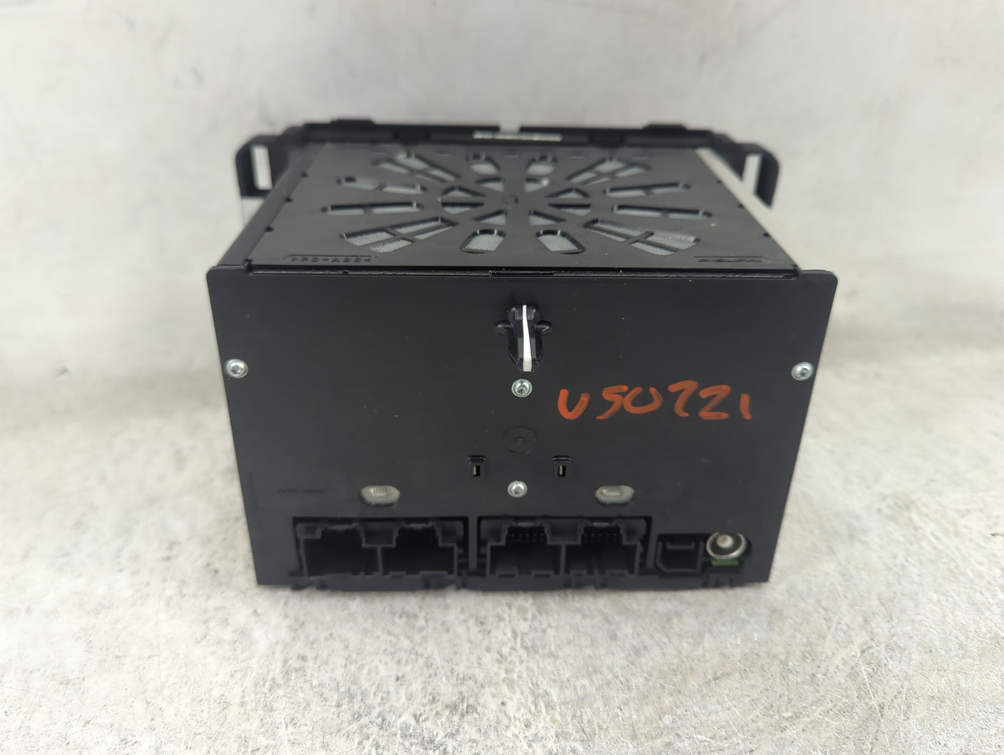 2013-2014 Gmc Acadia Radio AM FM Cd Player Receiver Replacement P/N:23193681 28402728, L2C0050TR, 3432A-0050TR Fits Fits 201