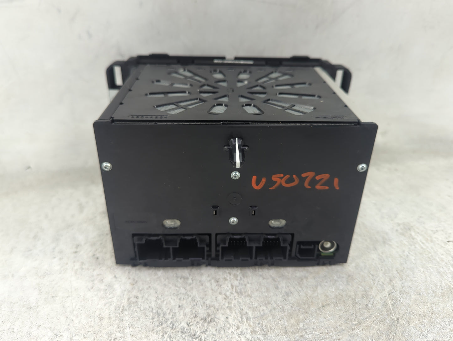 2013-2014 Gmc Acadia Radio AM FM Cd Player Receiver Replacement P/N:23193681 28402728, L2C0050TR, 3432A-0050TR Fits Fits 201