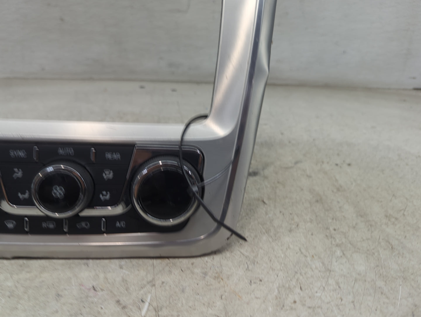 2007-2017 Gmc Acadia Climate Control Module Temperature AC/Heater Replacement P/N:23140661 3239800000000X Fits OEM Used Auto