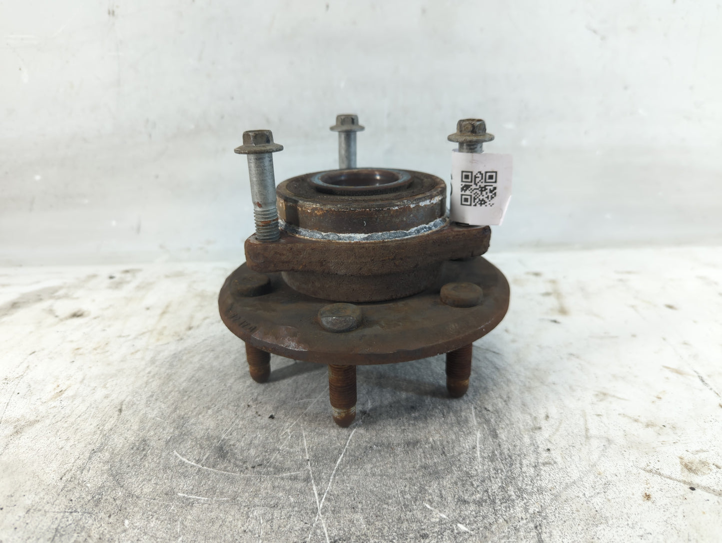 2007-2017 Gmc Acadia Driver Front Wheel Hub Oem 927726 - Oemusedautoparts1.com