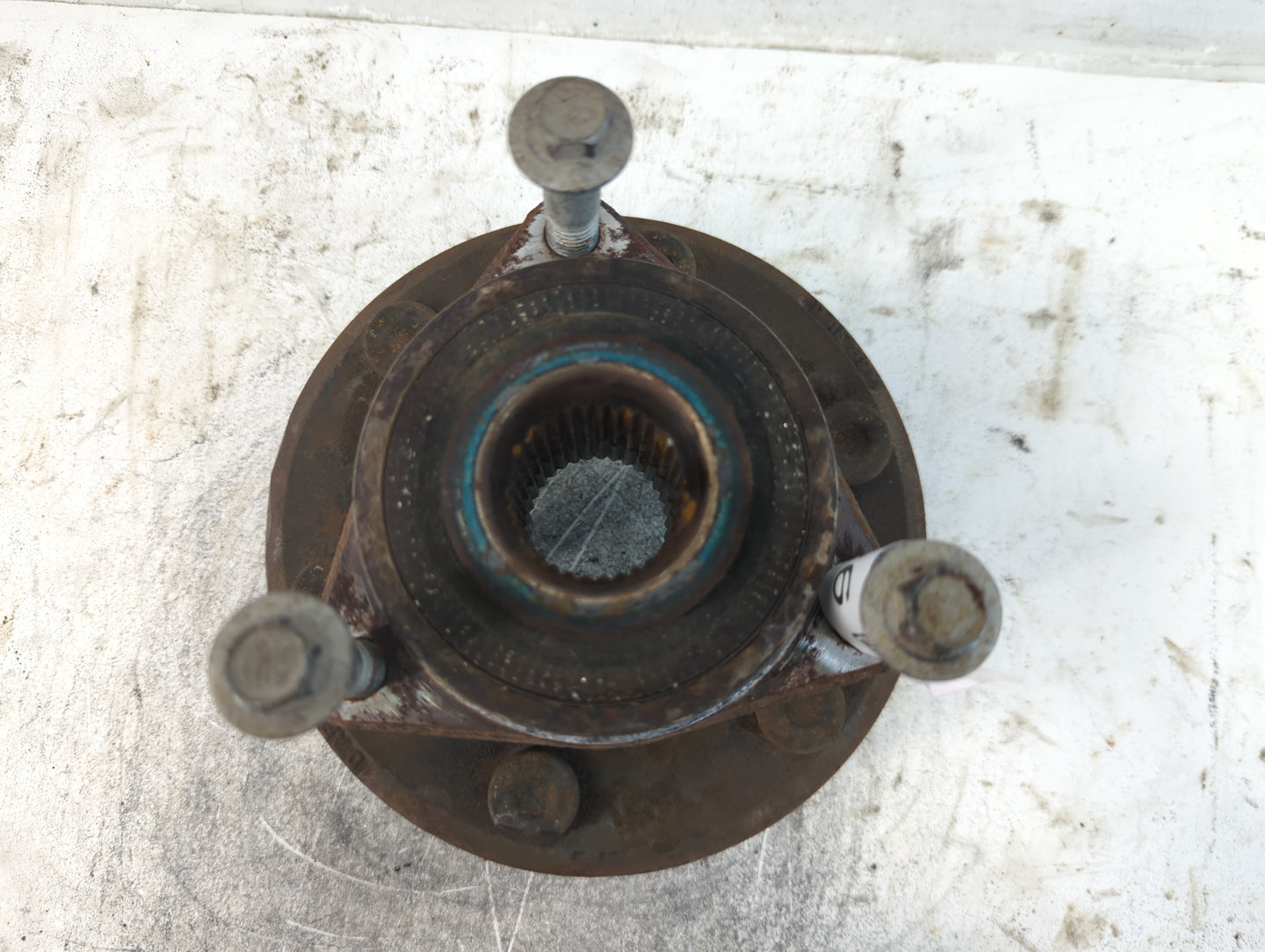 2007-2017 Gmc Acadia Driver Front Wheel Hub Oem 927726 - Oemusedautoparts1.com