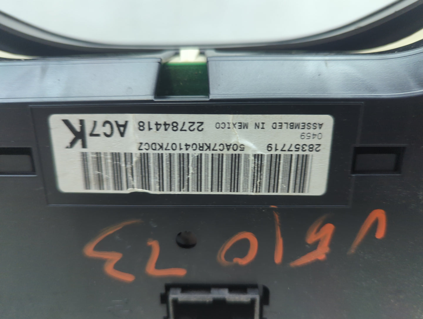 2013-2017 Gmc Savana Instrument Cluster Speedometer Gauges P/N:28357719 50AC7KRQ4107KDCZ Miles: Fits Fits 2013 2014 2015 201