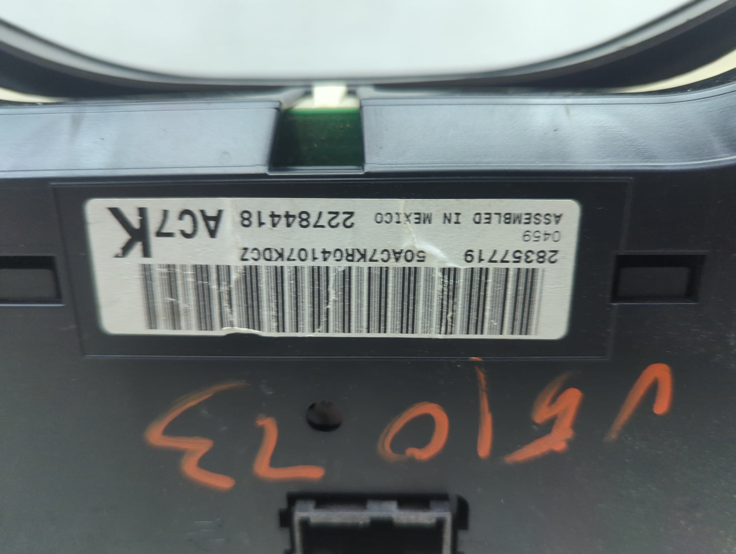 2013-2017 Gmc Savana Instrument Cluster Speedometer Gauges P/N:28357719 50AC7KRQ4107KDCZ Miles: Fits Fits 2013 2014 2015 201