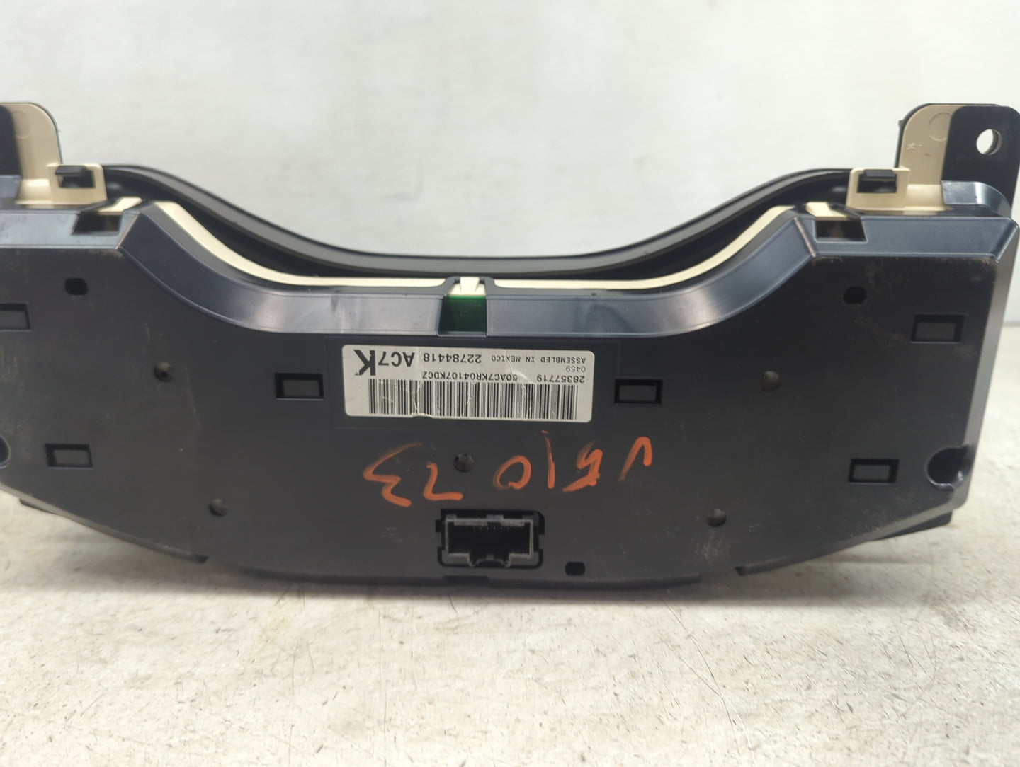 2013-2017 Gmc Savana Instrument Cluster Speedometer Gauges P/N:28357719 50AC7KRQ4107KDCZ Miles: Fits Fits 2013 2014 2015 201